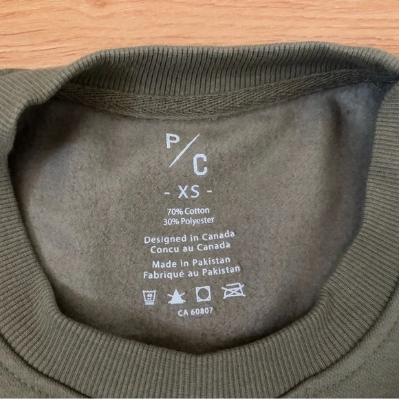 NWT Peace Collective Unisex Olive Canadian Crewneck Sweater - Picture 3 of 8
